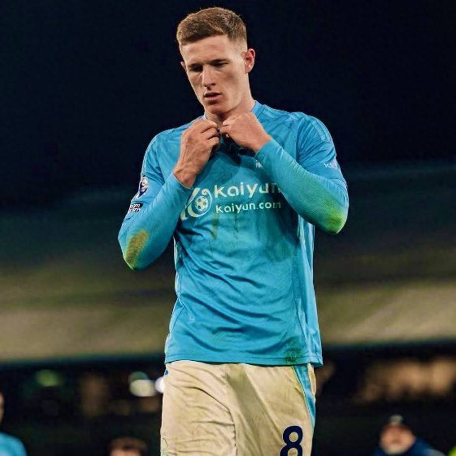 1亿英镑对决！曼联为击败曼城拼了，但砸钱买人真的能解决问题吗？